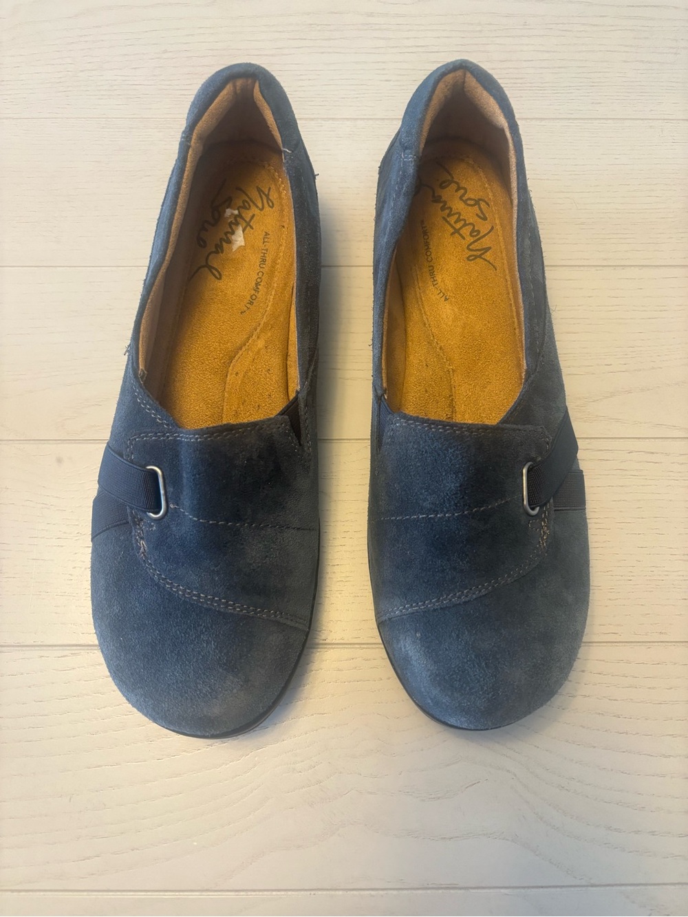 Natural Soul blue suede slipping size 10